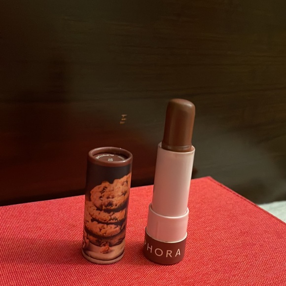 Bundle of nude lipsticks. - Picture 4 of 5